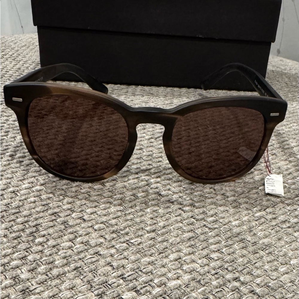 Dolce & Gabbana Elegant sunglasses new with tags